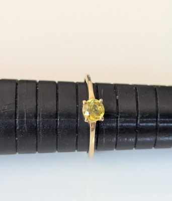 9ct Gold Sphene Ring Size P 1/2 Hallmarked 375 Round Solitaire 1.5g