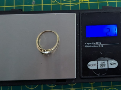 9ct Gold Ring Sapphire and Diamond 1989 Hallmarked Size R 2.1g