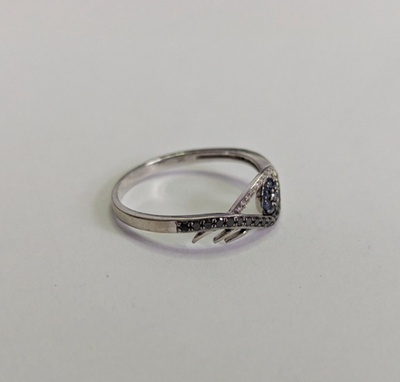 9ct White Gold Ring Sapphire Diamond Hallmarked Size R 1.6g