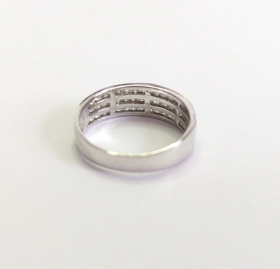 9ct White Gold Cubic Zirconia Wide Hallmarked Ring Size O 2.6g