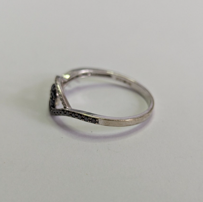 9ct White Gold Ring Sapphire Diamond Hallmarked Size R 1.6g