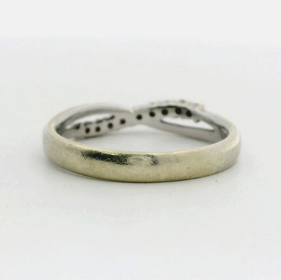 9ct White Gold Ring Diamond Stones UK Hallmarked Size N 2.6g