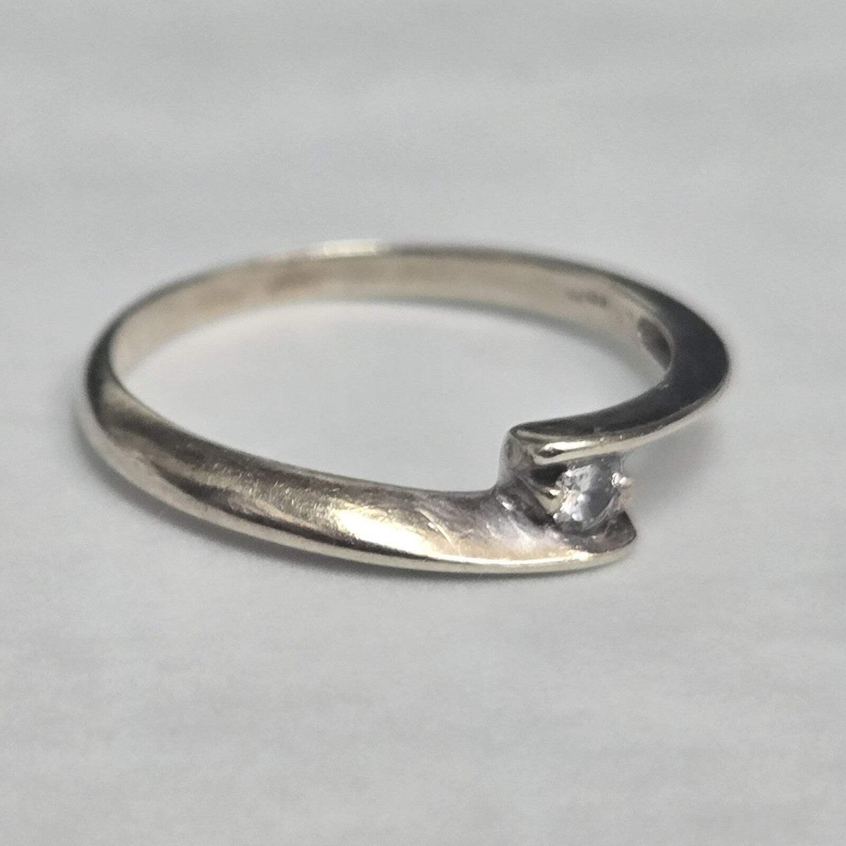 9ct Gold Ring Diamond Bypass Band Hallmarked Size O