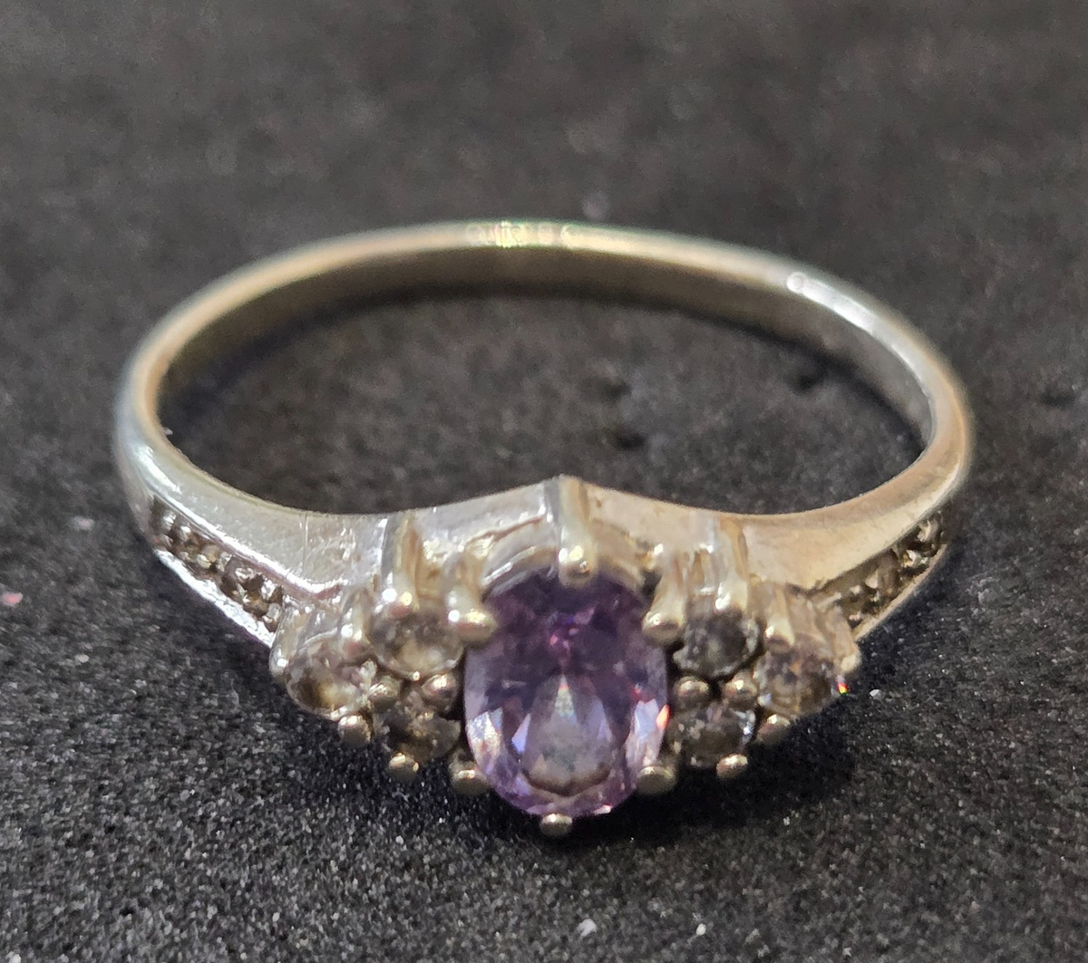 9ct Yellow Gold Ring Cubic Zirconia Stones Authentic Hallmark Ring Size M