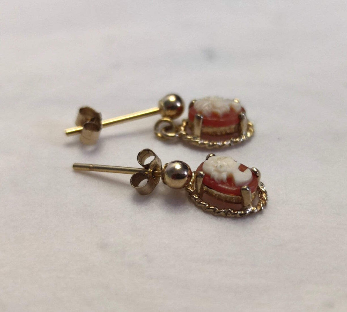 9ct Yellow Gold Dangle Cameo Earrings White Shell 14mm Drop Length