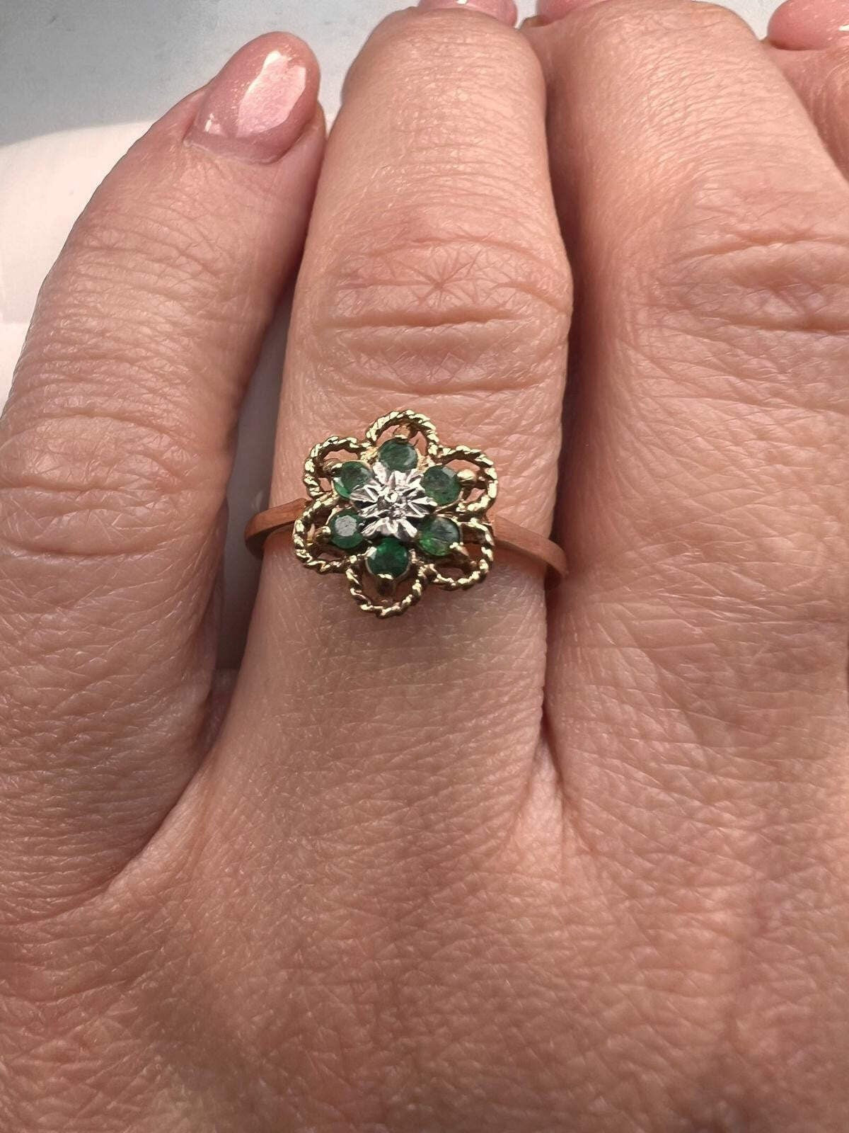 9ct Gold Ring Emerald & Diamond Hallmark Size N 1/2