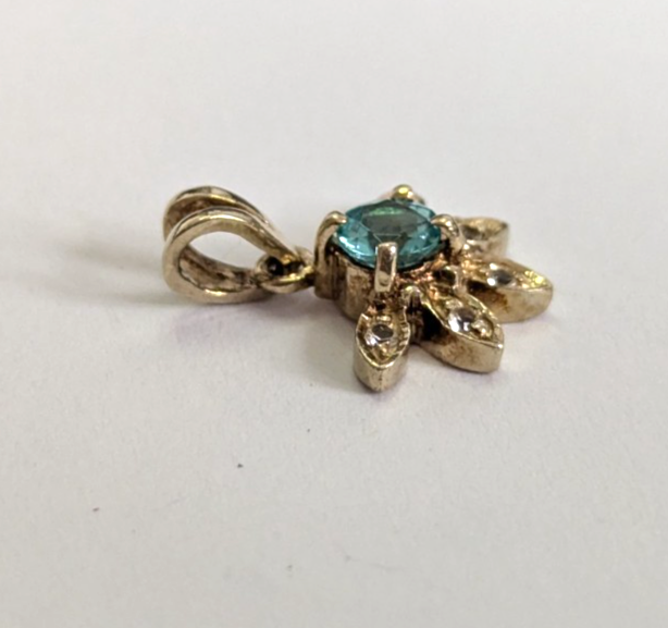 9ct Yellow Gold Necklace Flower Pendant Topaz Diamond Stones 14mm x 16mm 1.3g