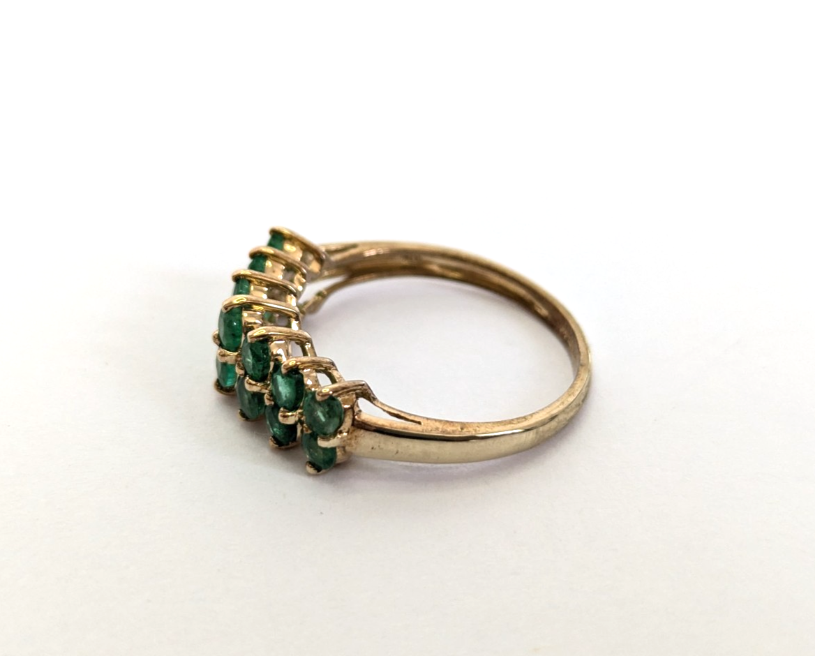 9ct Gold Ring Emerald Green 14x Hallmarked Size Q 2.5g