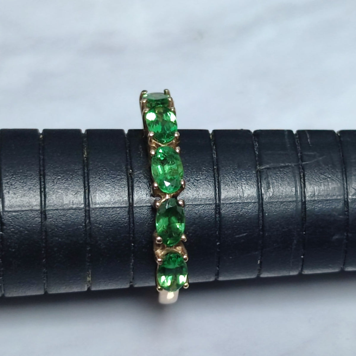 9ct Gold Green Diopside Ring Size R Five-Stone Prong Setting 2.1g