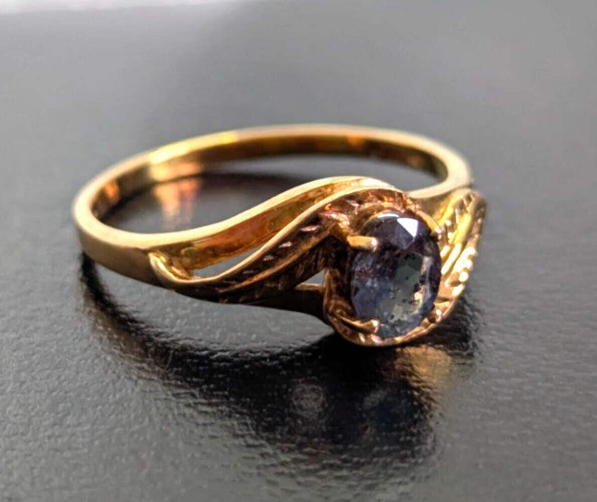 9ct Gold Ring Sapphire Blue 2005 Hallmark Size N 1/2