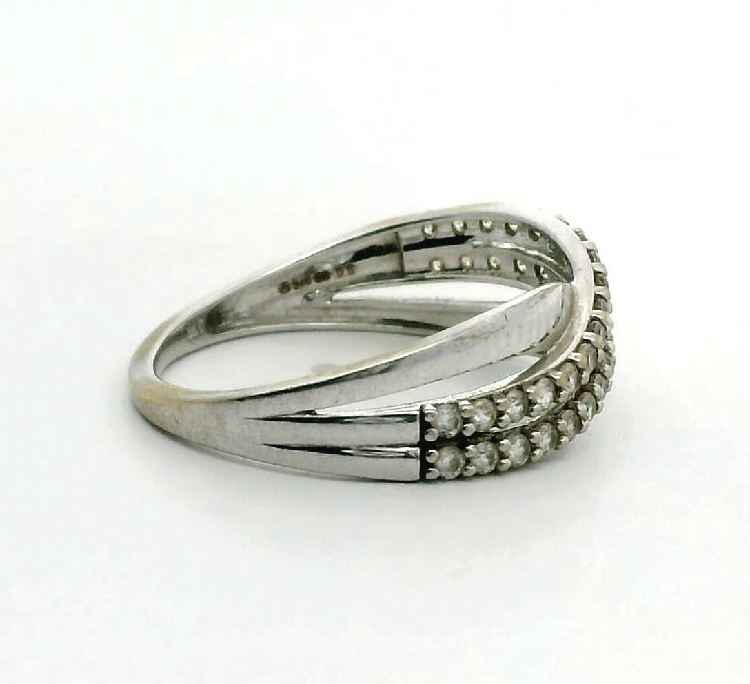 9ct Gold Ring Cubic Zirconia Stones Size L Crossover Setting UK Hallmarked 1.7g