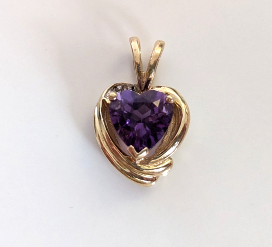 9ct Gold Heart Shaped Pendant Charm Amethyst Gemstone February Birthstone 1.6g