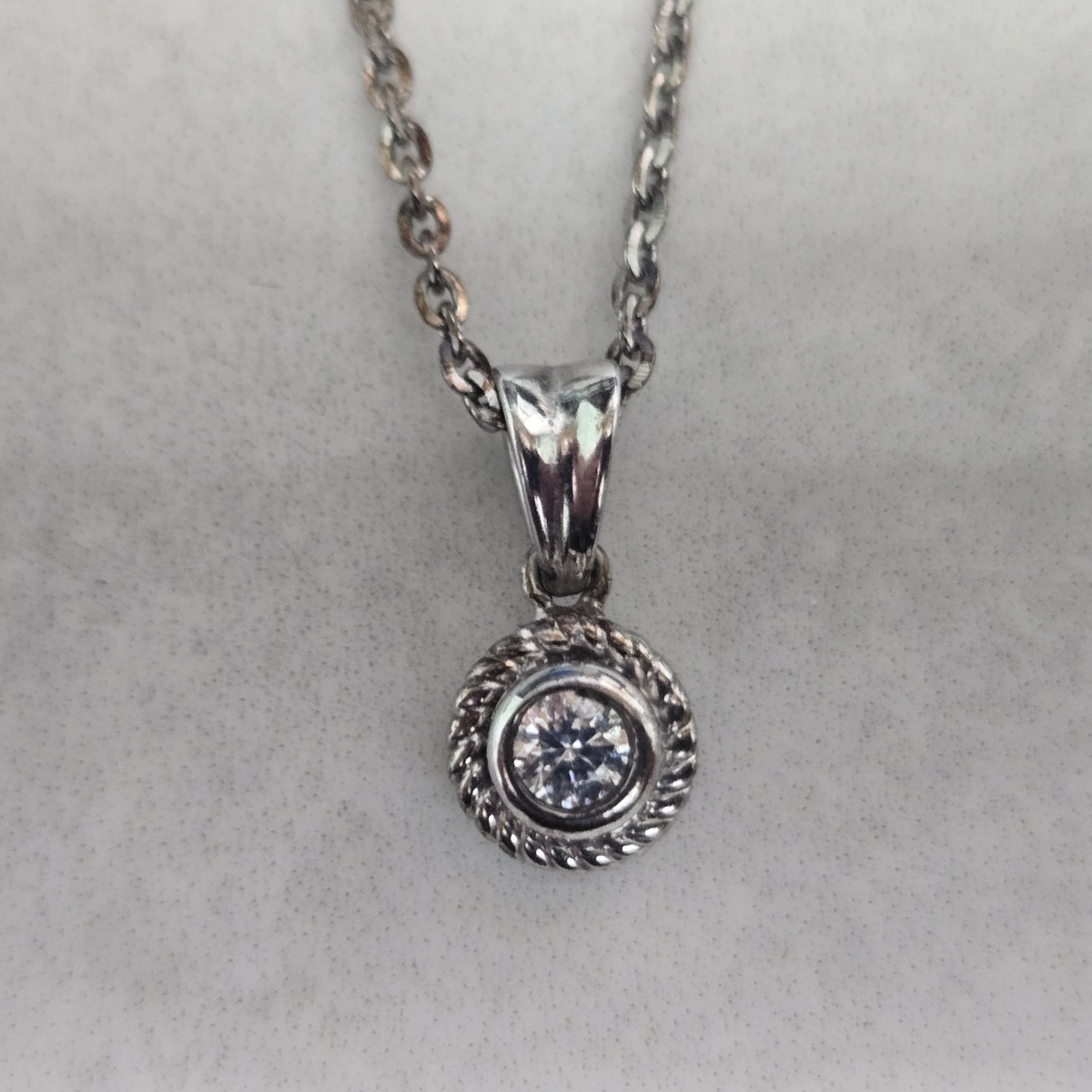 Silver Necklace Pendant Cubic Zirconia Stone 925 Stamped 44cm Length Chain