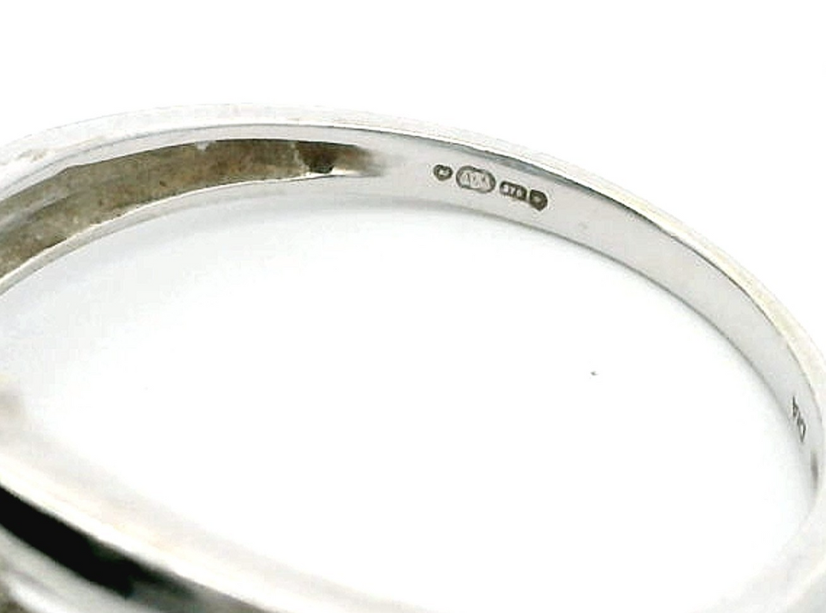 Tanzanite and Diamonds Ring 9ct White Gold UK Hallmark Size R 1/2 2.9g