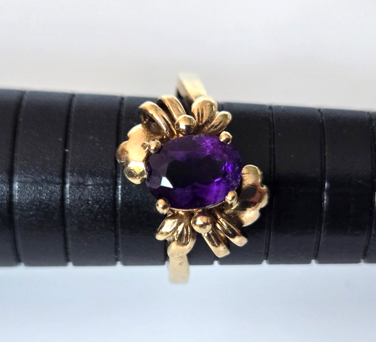 9ct Gold Ring Amethyst Purple Oval Cut Hallmark Size O 1/2 3.4g