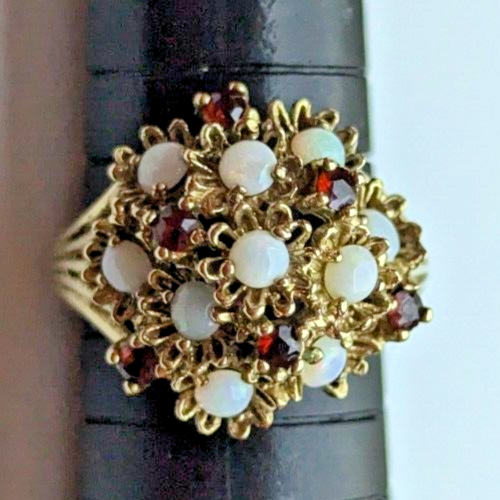 9ct Gold Ring Opal and Garnet 16x Hallmarked Size O 1/2