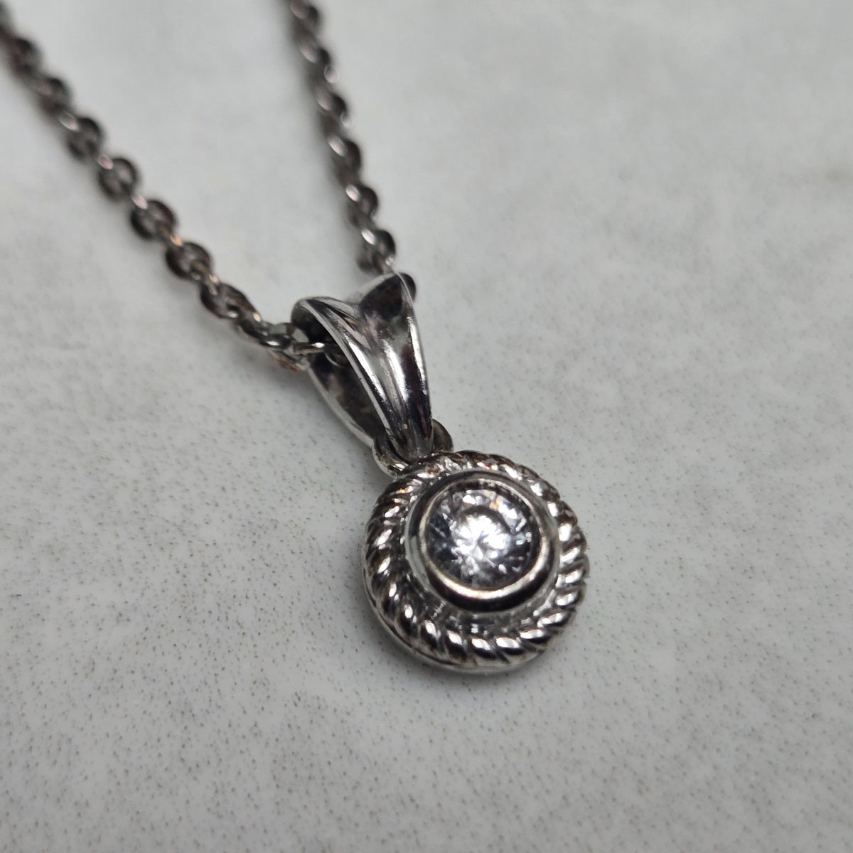Silver Necklace Pendant Cubic Zirconia Stone 925 Stamped 44cm Length Chain