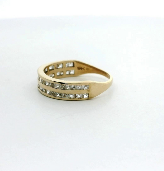 9ct Yellow Gold Ring Zircon Stones N 1/2 Hallmarked 375 Cerifcation 2.3g