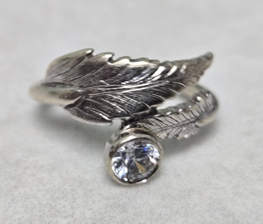 9ct White Gold Feather Bypass Ring Size I 1/2 Hallmarked CZ Petite Wing Band