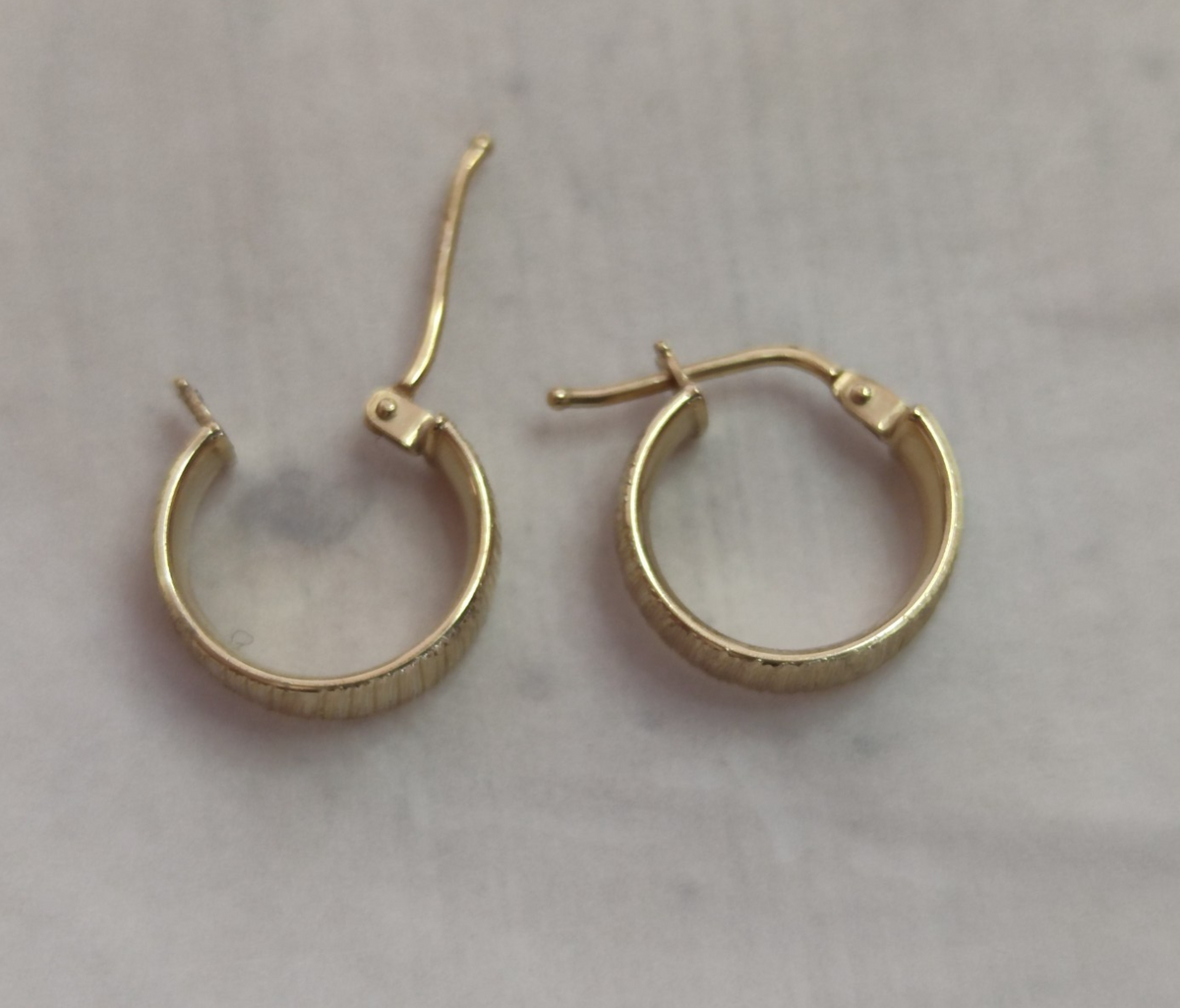 9ct Yellow Gold Small Cuff Earrings 375 Gold Stamped Size 13mm x 13mm