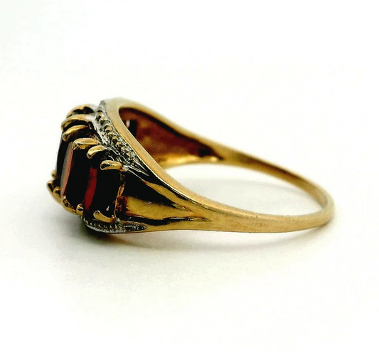 9ct Gold Oversized Ring Garnet Diamond Cluster Stones Size Q 1/2 Hallmarked 2.3g