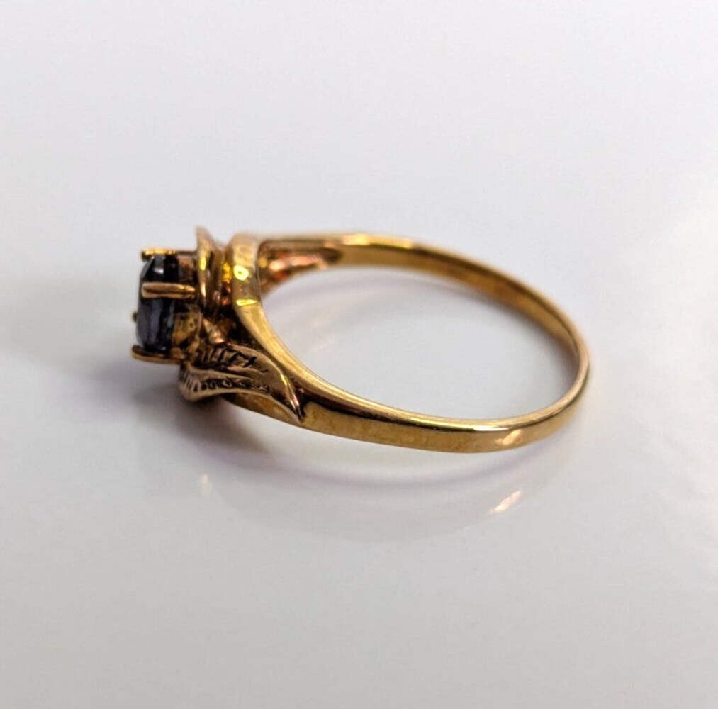 9ct Gold Ring Sapphire Blue 2005 Hallmark Size N 1/2