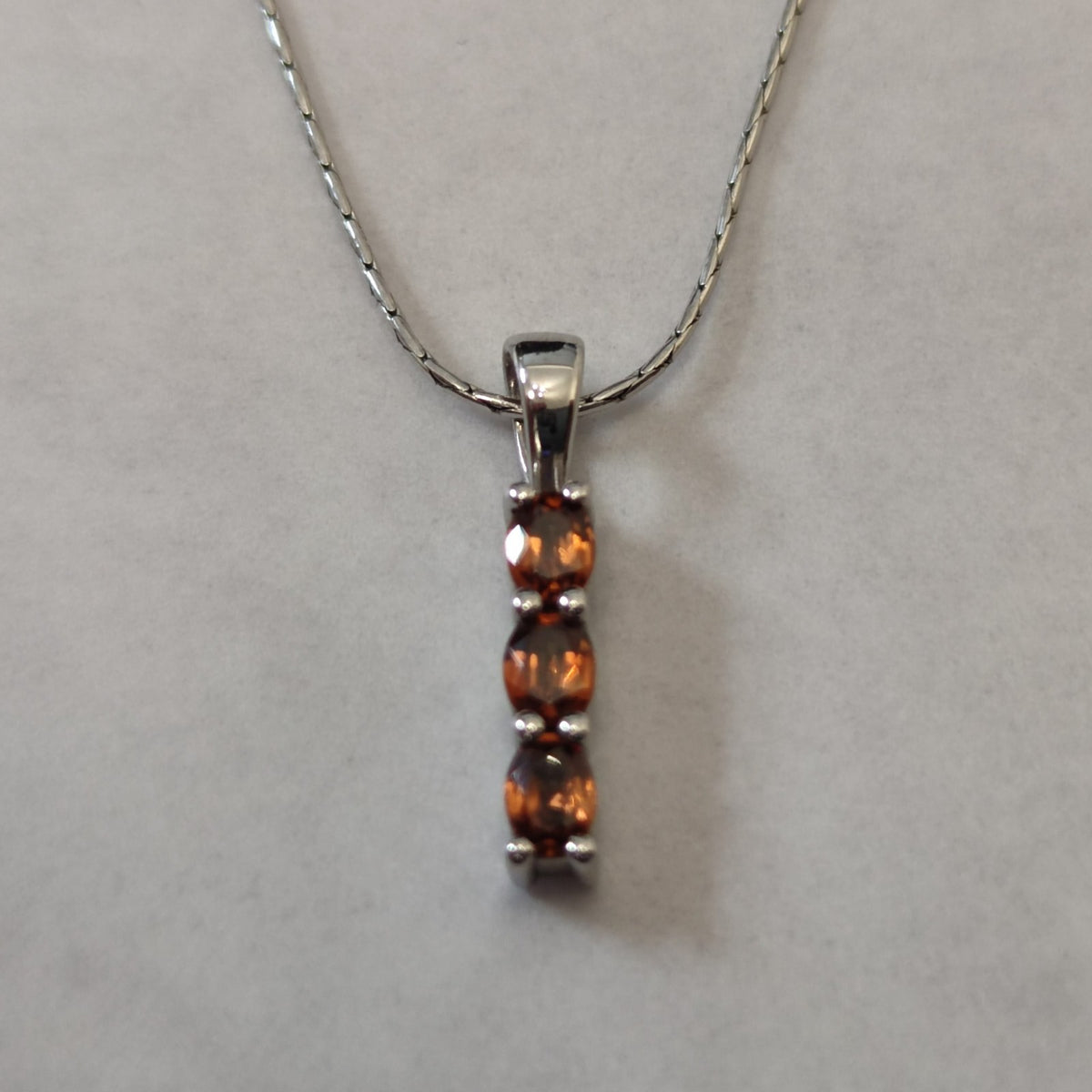 925 Sterling Silver Red Garnet Pendant Necklace 45cm Stamped January COA 2.8g