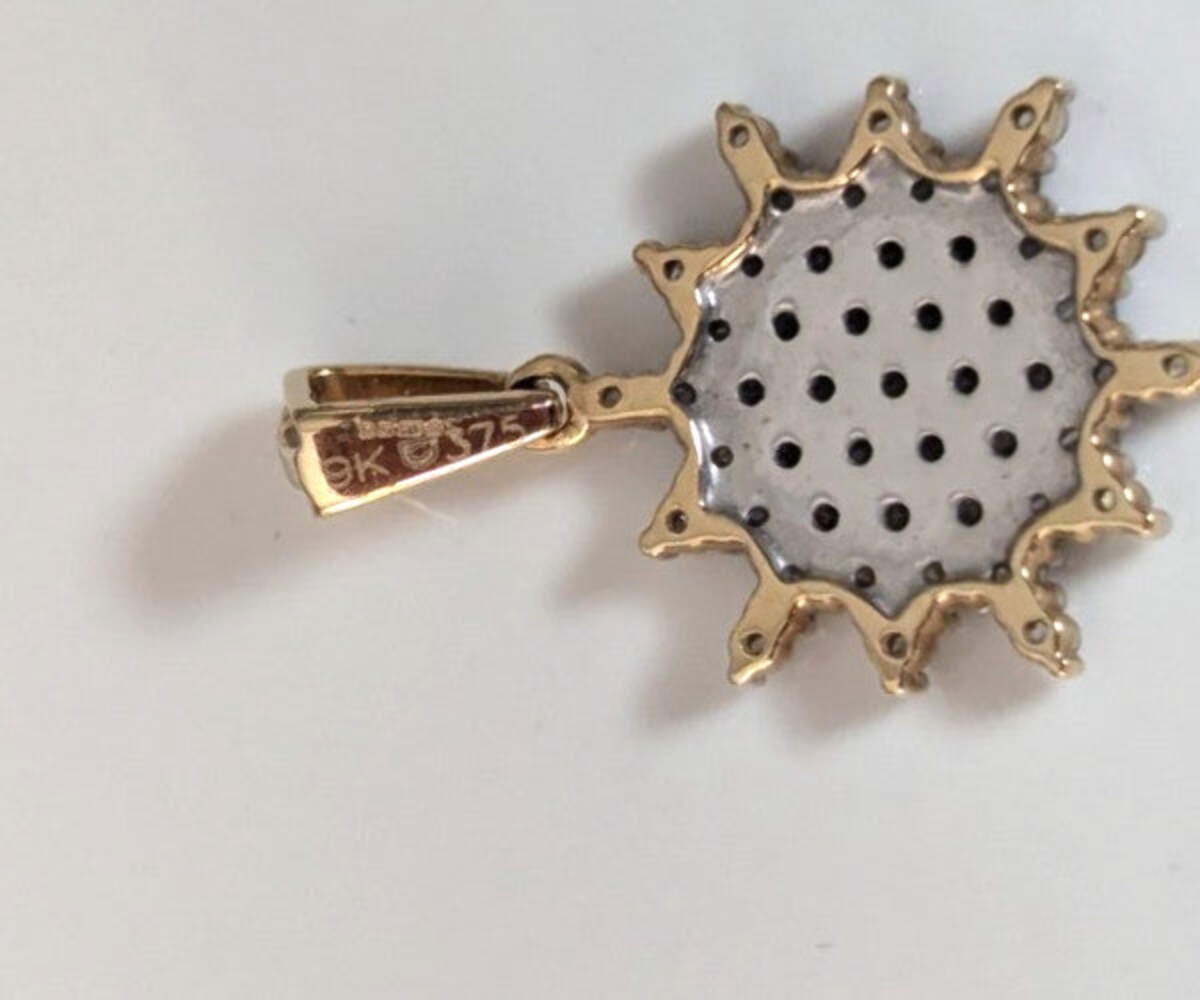 Vintage 9ct Gold Diamond Snowflake Starburst Cluster Pendant Gold Setting 1.6g