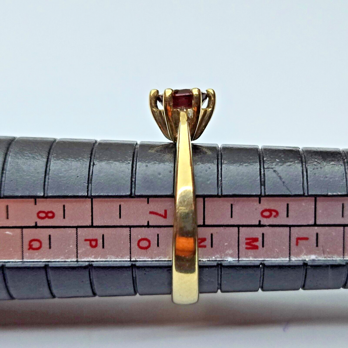 9ct Gold Ring Garnet Stone Solitaire UK Hallmark Size N 2.8g January Birthstone