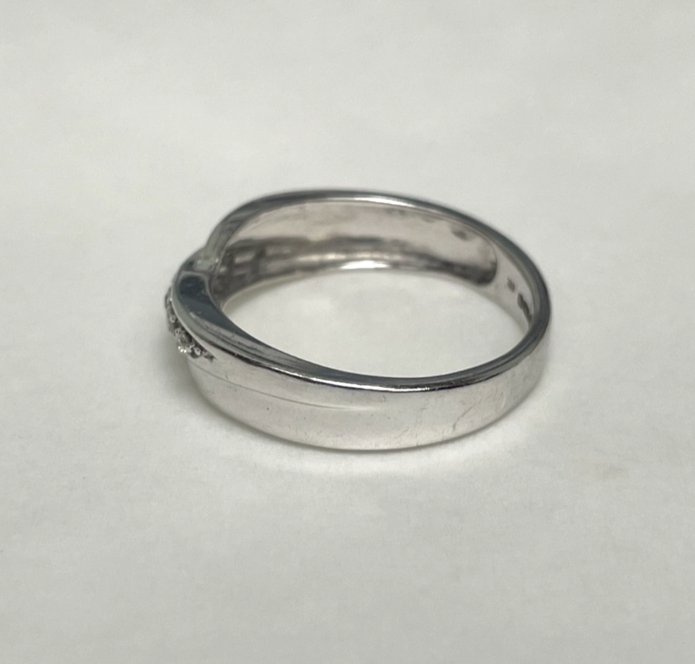9ct White Gold Ring Diamond Hallmark Size J 1/2