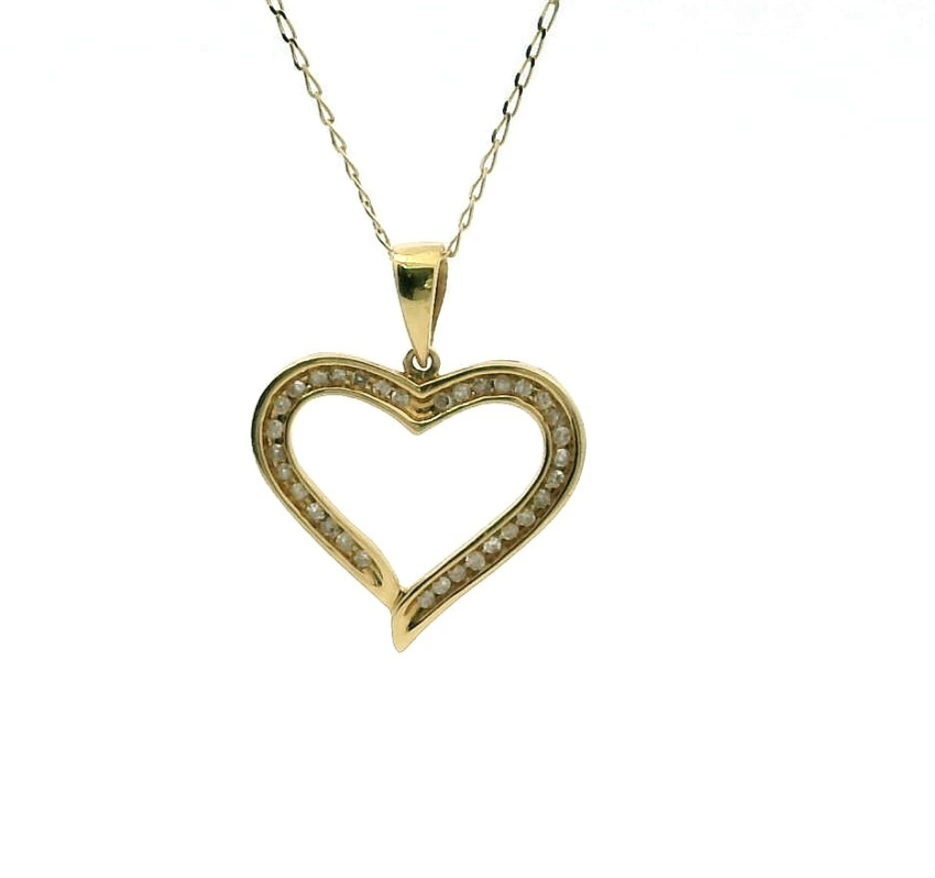 18ct Yellow Gold Necklace Diamond Stones Heart Pendant 50cm Long Hallmarked 2.3g
