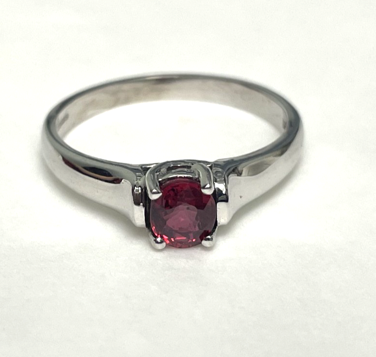 9ct White Gold Ring Tourmaline Red Solid Band Hallmark Size R