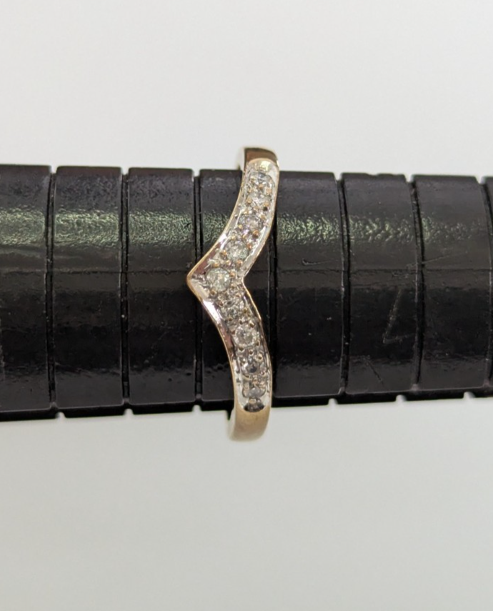 9ct Gold Ring Diamond Wishbone Size M 1/2 1.7g April Birthstone