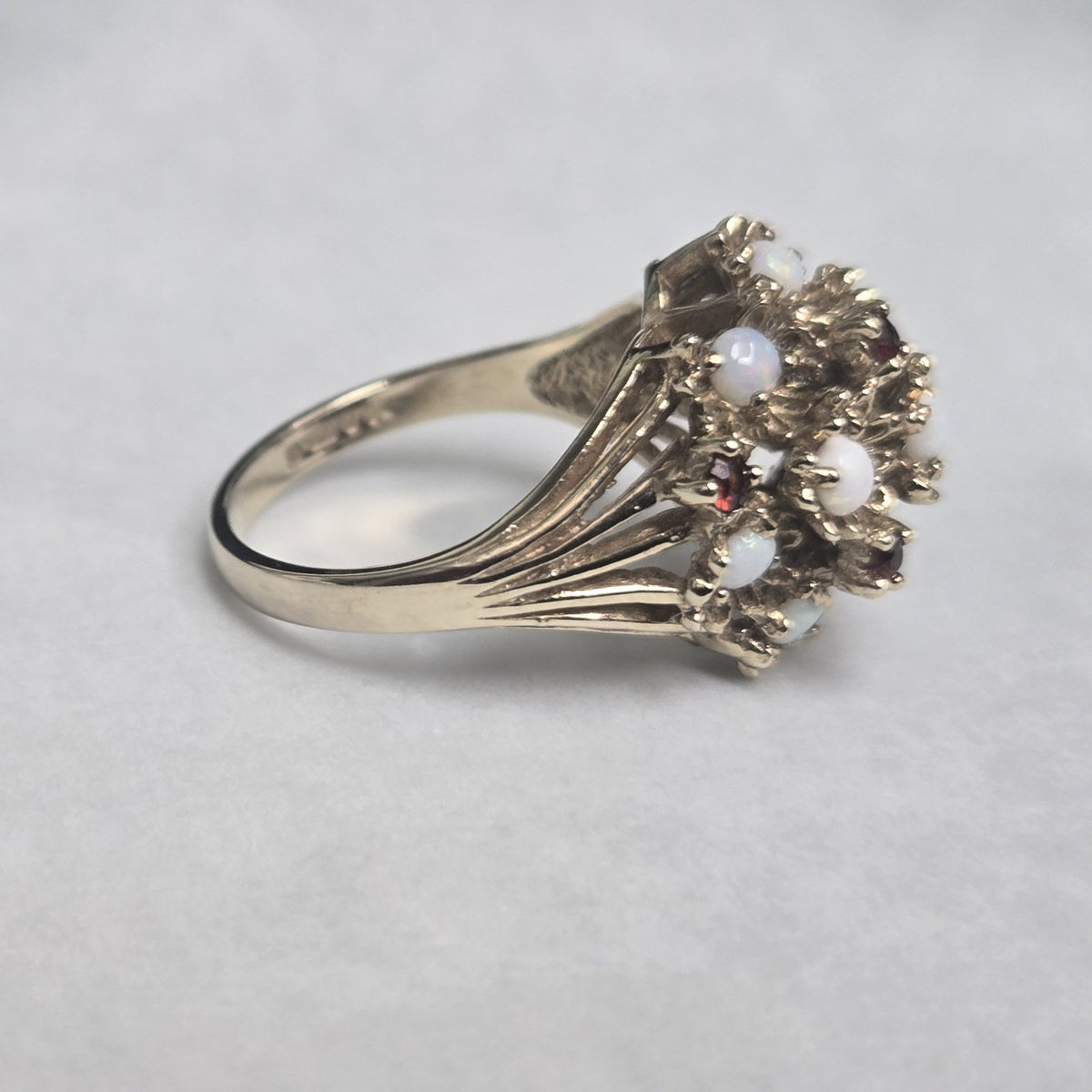 9ct Gold Ring Opal and Garnet 16x Hallmarked Size O 1/2