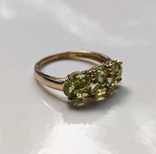 9ct Gold Green Peridot Ring Size Q Hallmarked 375 August Cluster 2.6g