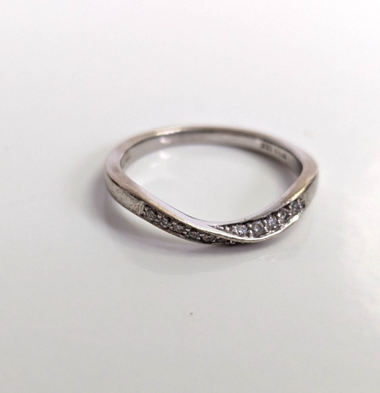 18ct White Gold Ring 10 Diamond Solid Band Hallmark Size J 1/2
