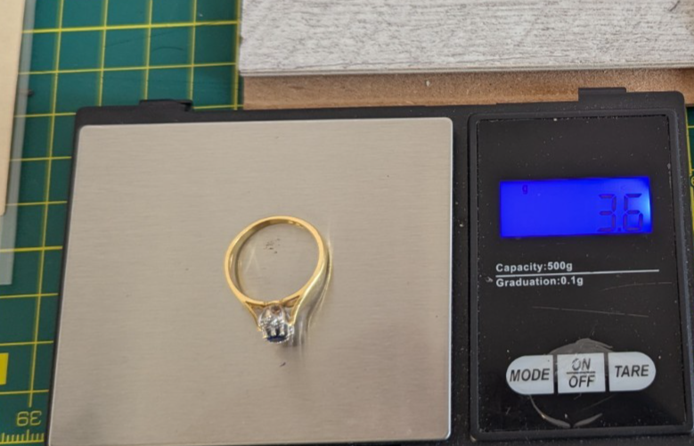 18ct Gold Sapphire Diamond Ring Size N Hallmarked 750 September 3.8g