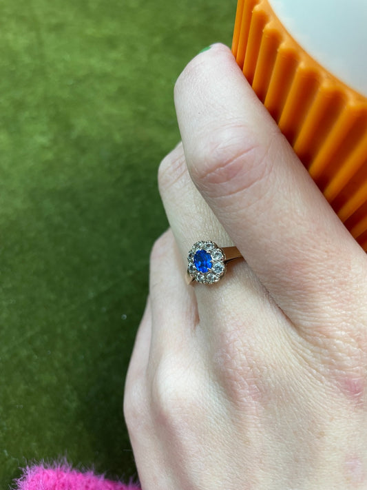 9ct Gold Blue White CZ Ring Size L 1/2 Hallmark 375 Oval Halo Cluster 2g