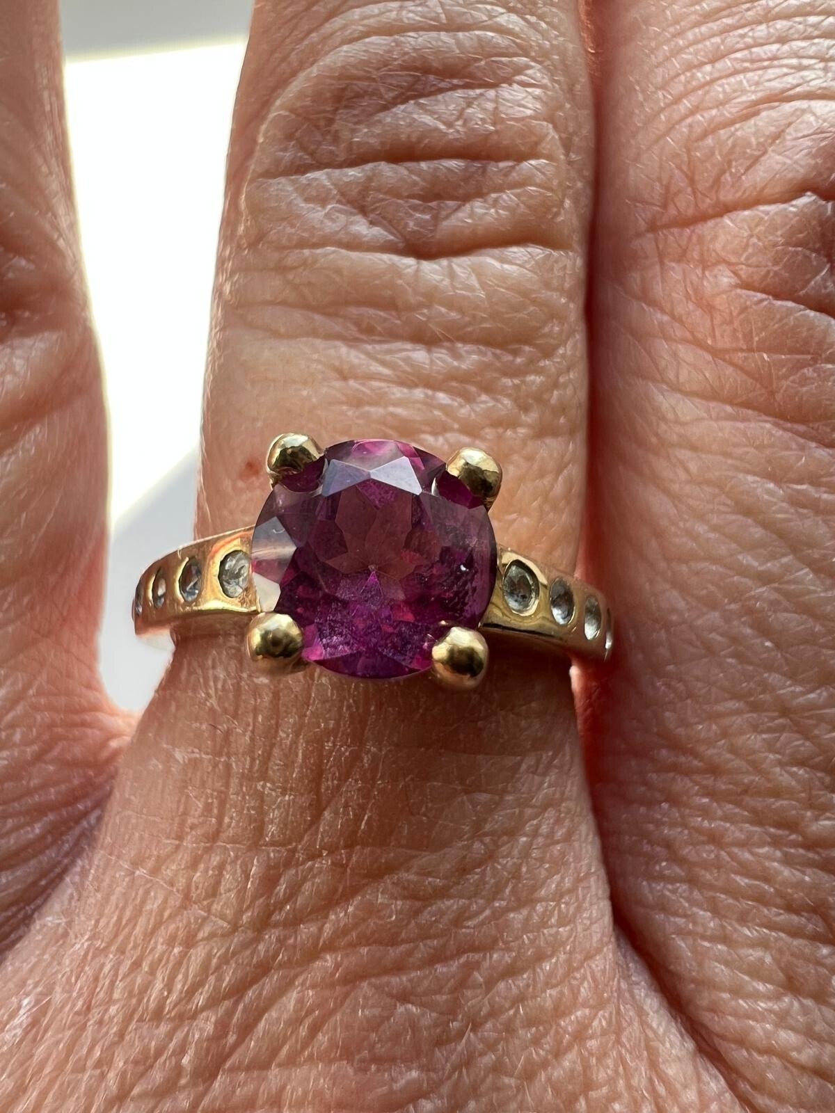 9ct Gold Solitaire Ring Garnet Diamond Stones Size O UK Hallmarked 3.6g