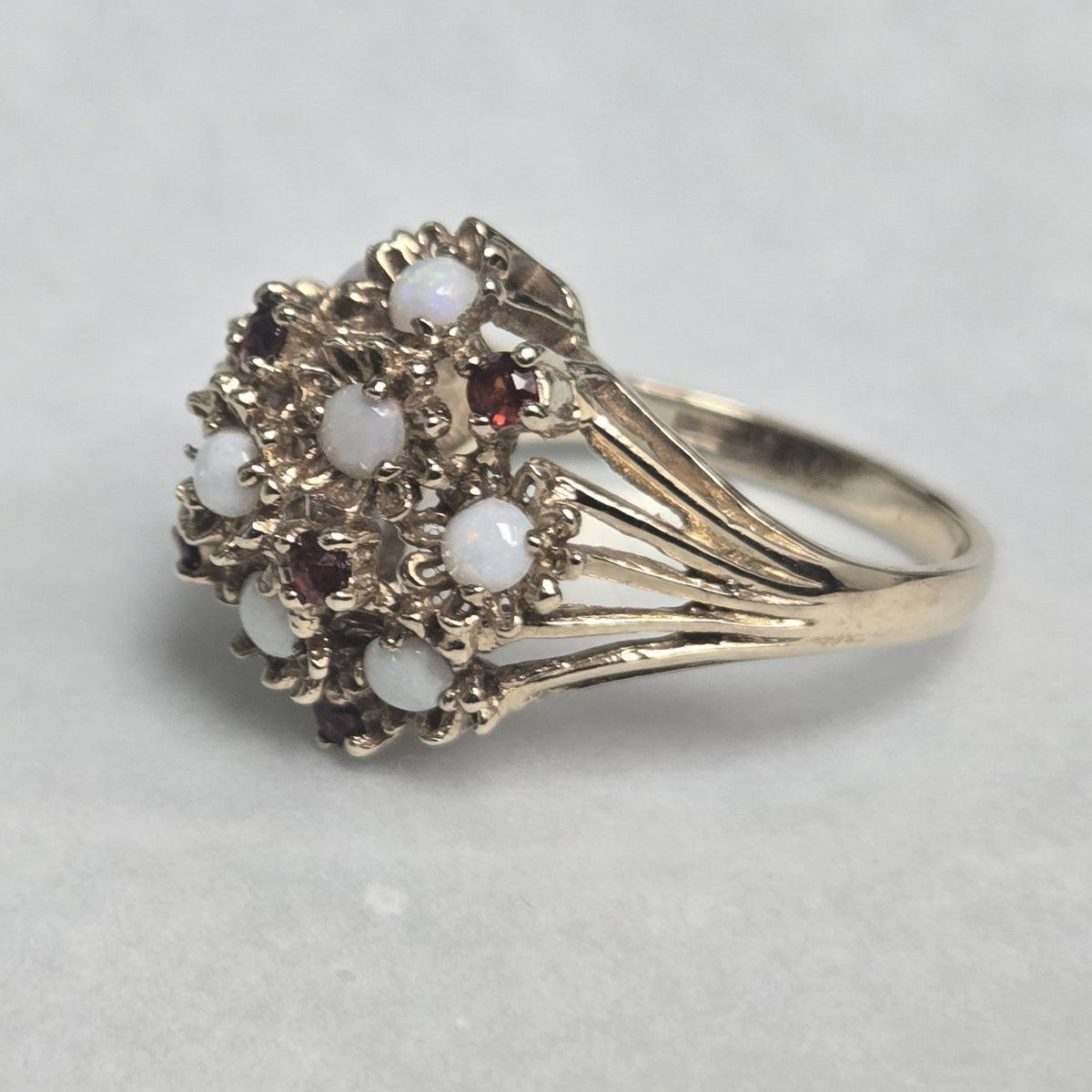 9ct Gold Ring Opal and Garnet 16x Hallmarked Size O 1/2