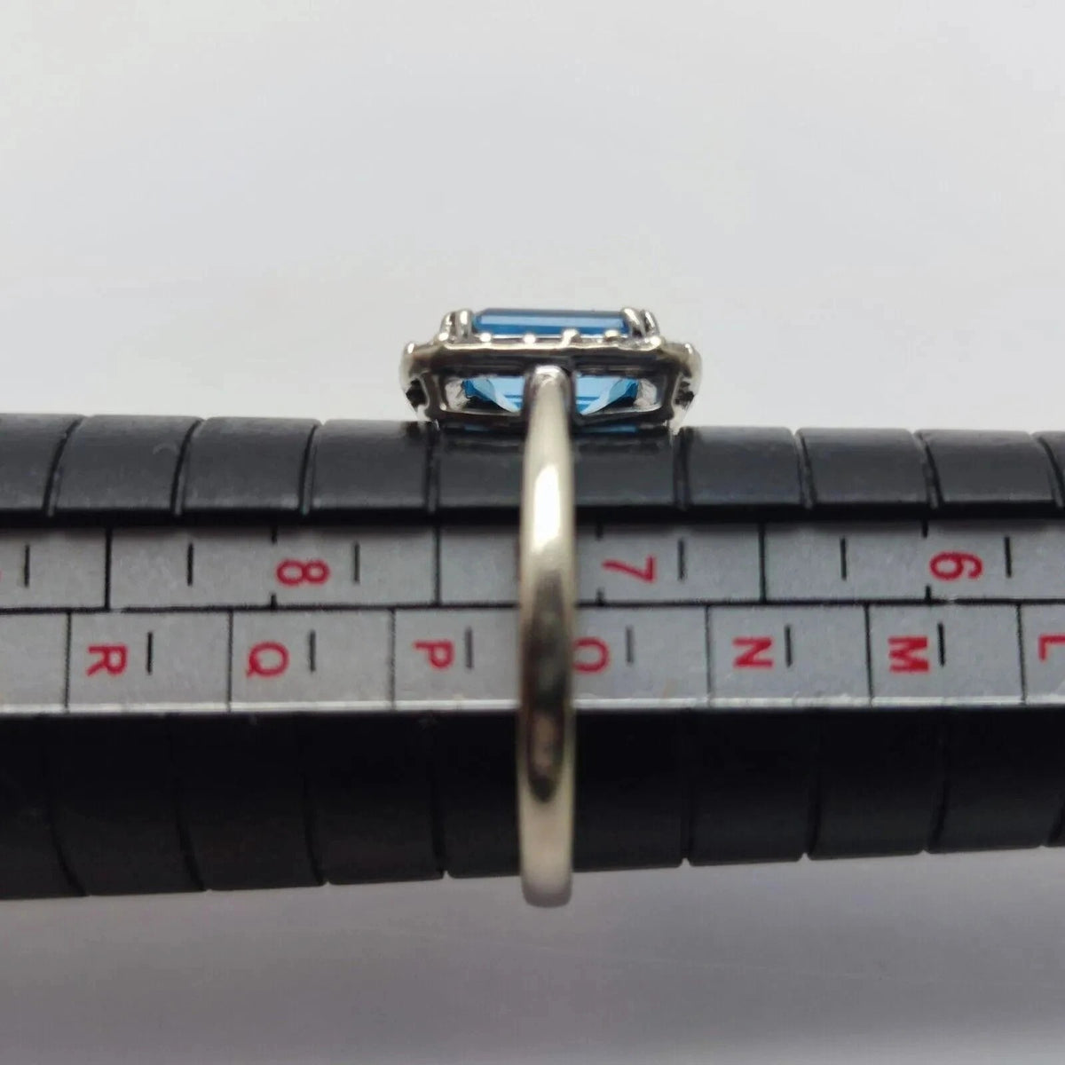 9ct White Gold Ring Topaz Diamond Size O Hallmarked 375 Halo Cluster 3g