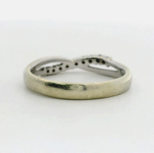 9ct White Gold Ring Diamond Stones UK Hallmarked Size N 2.6g