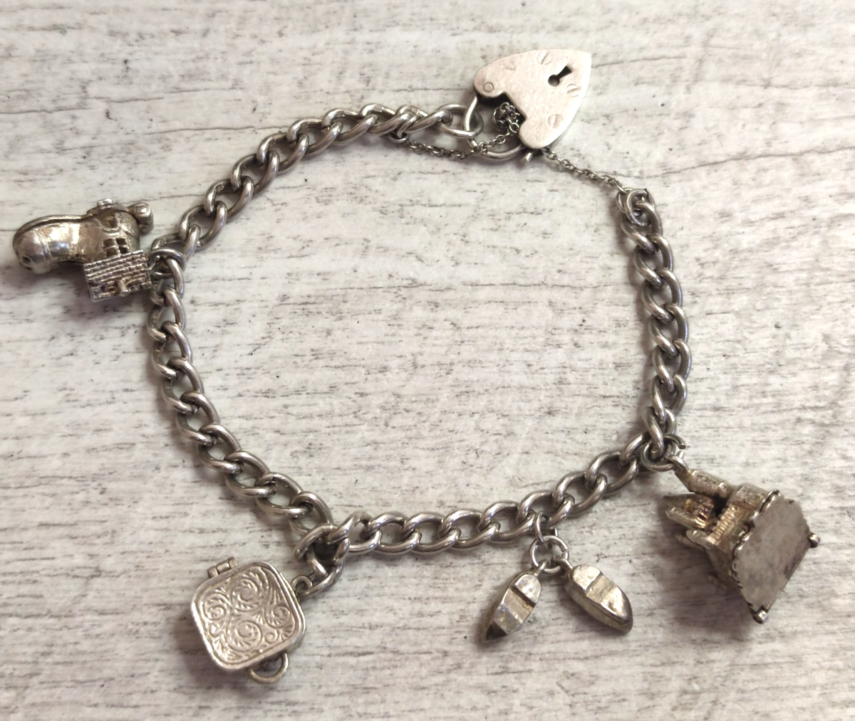 925 Sterling Silver Charm Bracelet 5 Charms 19cm Stamped Heart Padlock Cable