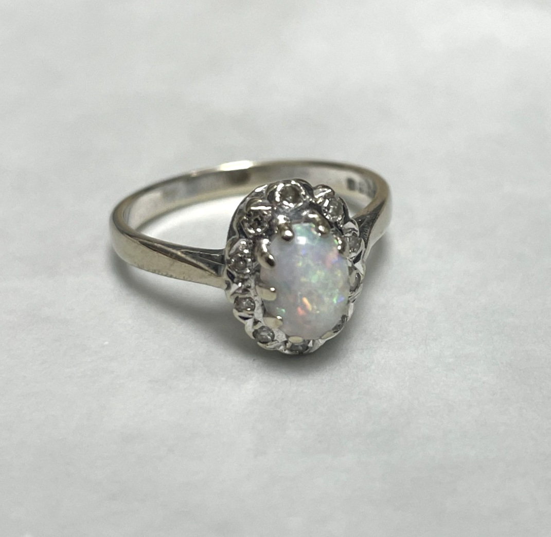 18ct White Gold Ring Opal and Diamond 1972 Hallmark Size N Vintage