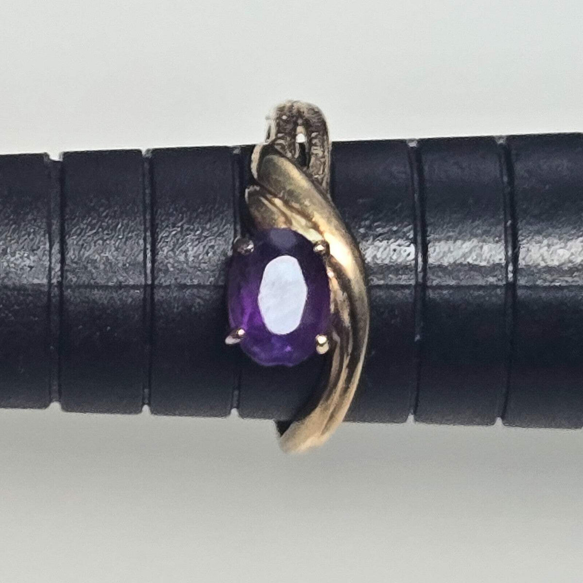 9ct Gold Ring Amethyst Size L Stone Prong Setting UK Hallmark 1.5g Oval Stone