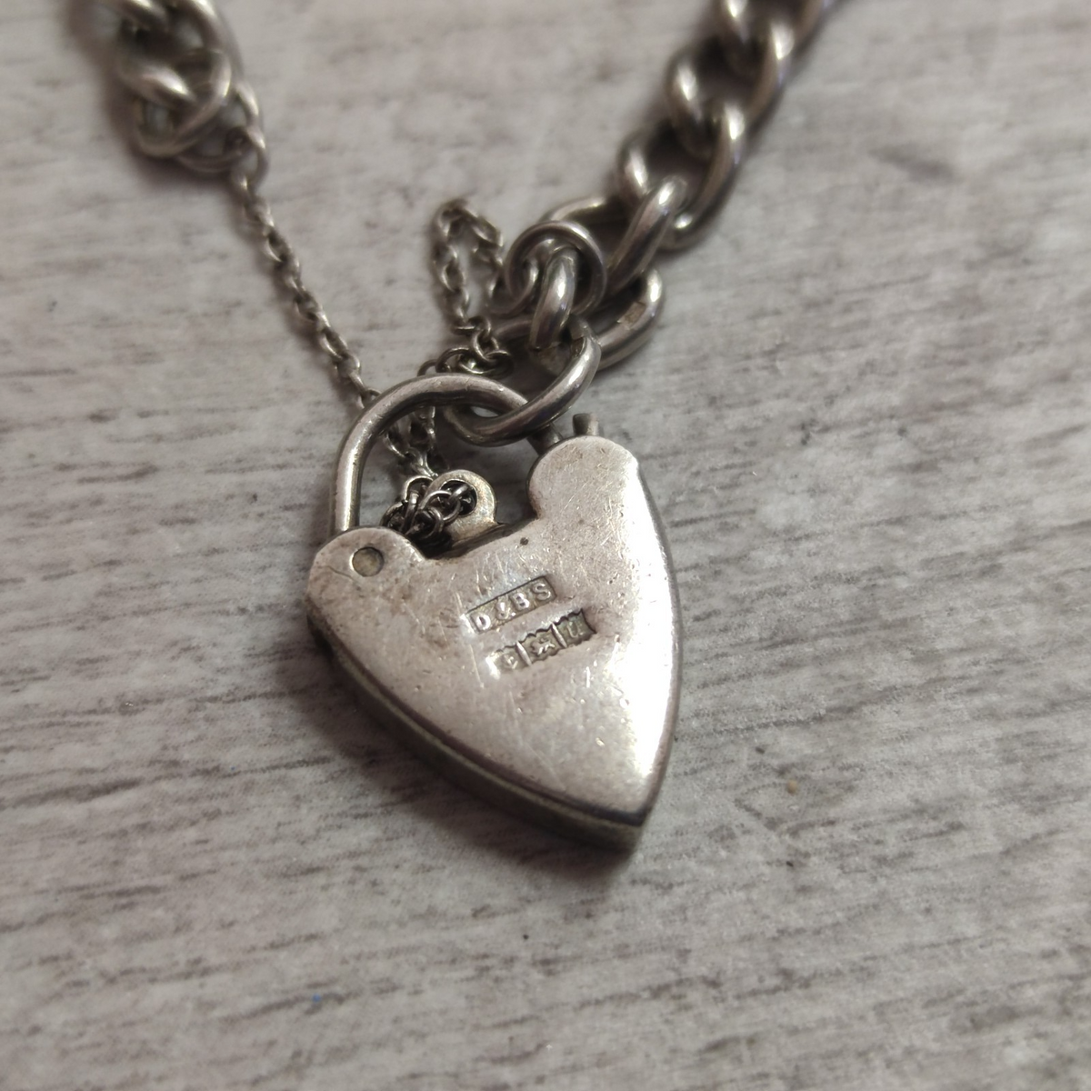 925 Sterling Silver Charm Bracelet 5 Charms 19cm Stamped Heart Padlock Cable