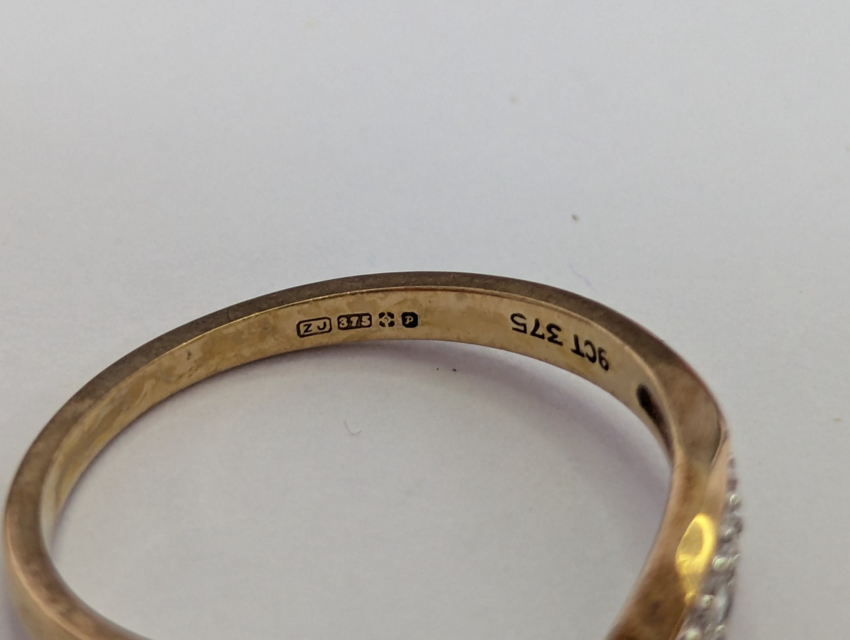 9ct Gold Ring Diamond Wishbone Size M 1/2 1.7g April Birthstone