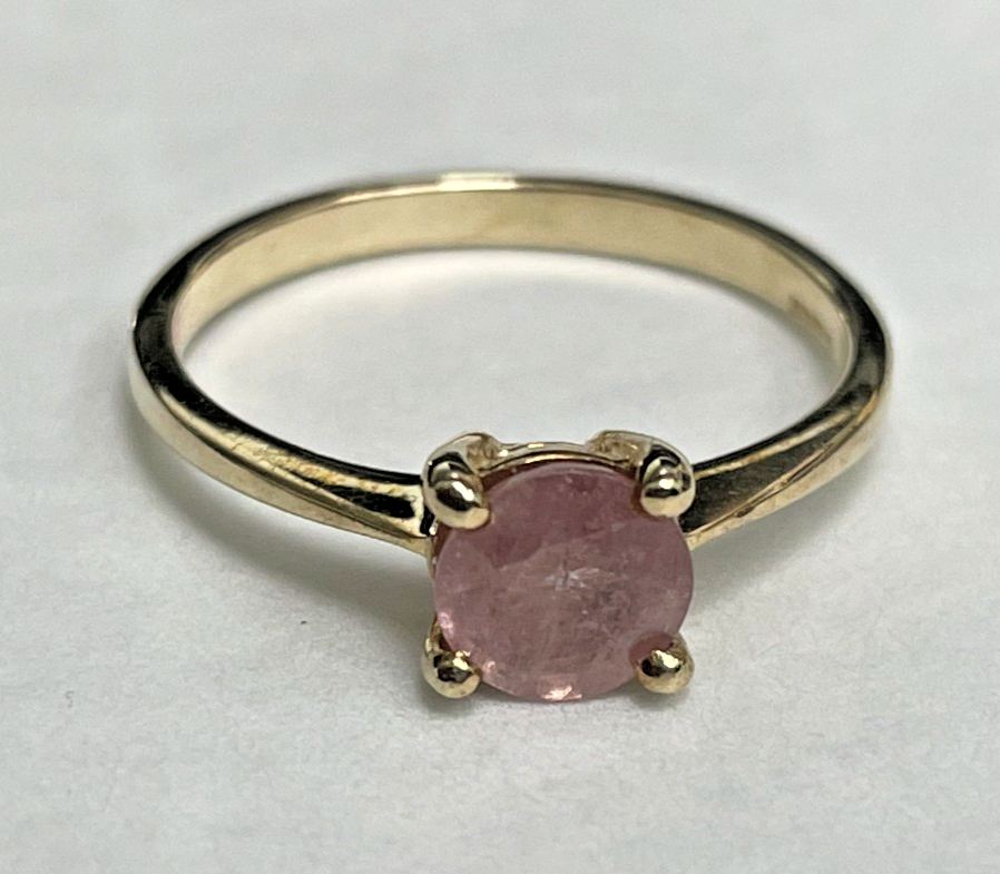 9ct Gold Ring Quartz Solitaire Hallmarked Size N 1.9g