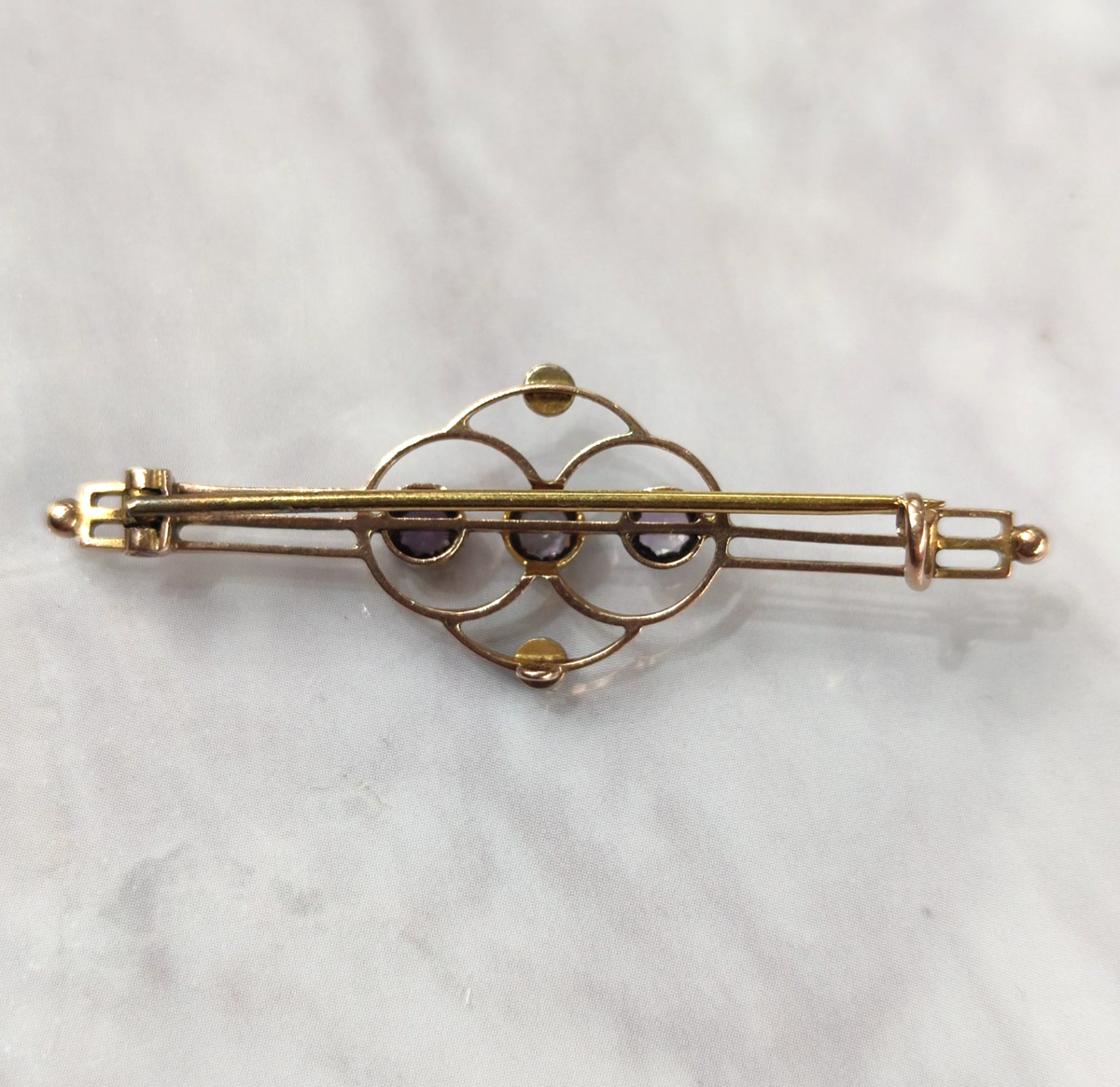 9ct Yellow Gold Victorian Brooch Amethyst and Pearl Stones Hallmarked