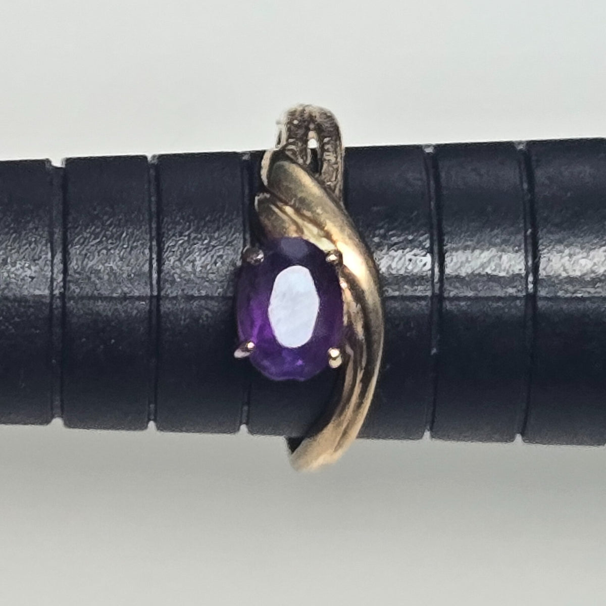 9ct Gold Ring Amethyst Size L Stone Prong Setting UK Hallmark 1.5g Oval Stone